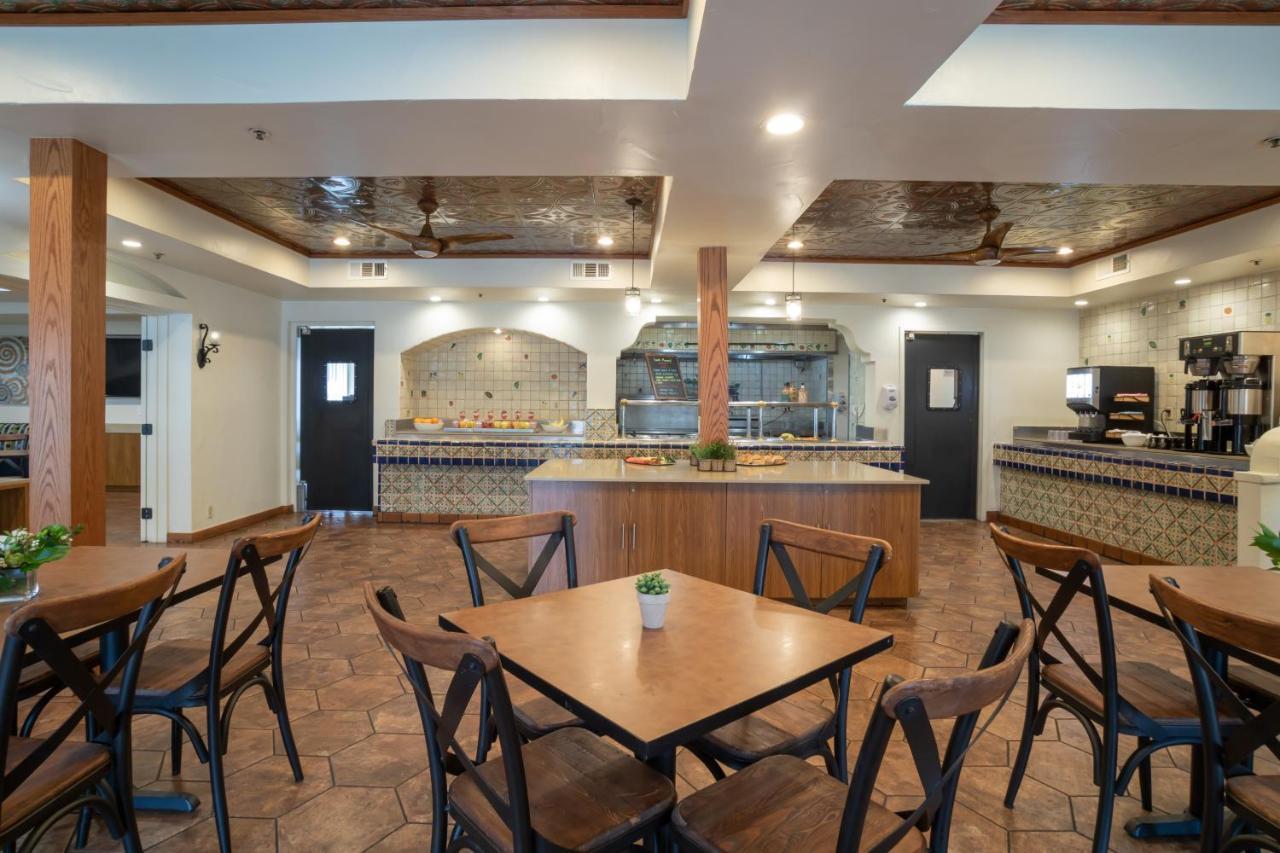 Oxford Pismo Hotel