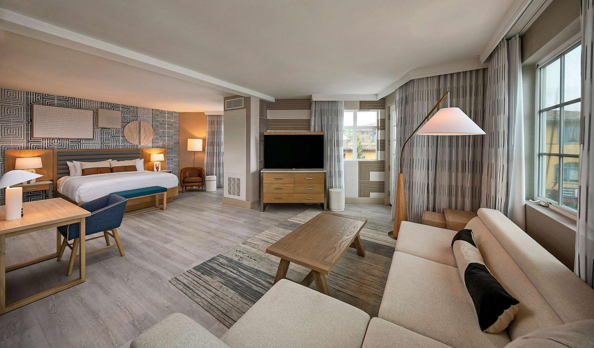 At The Pier Pismo Beach, Curio Collection By Hilton