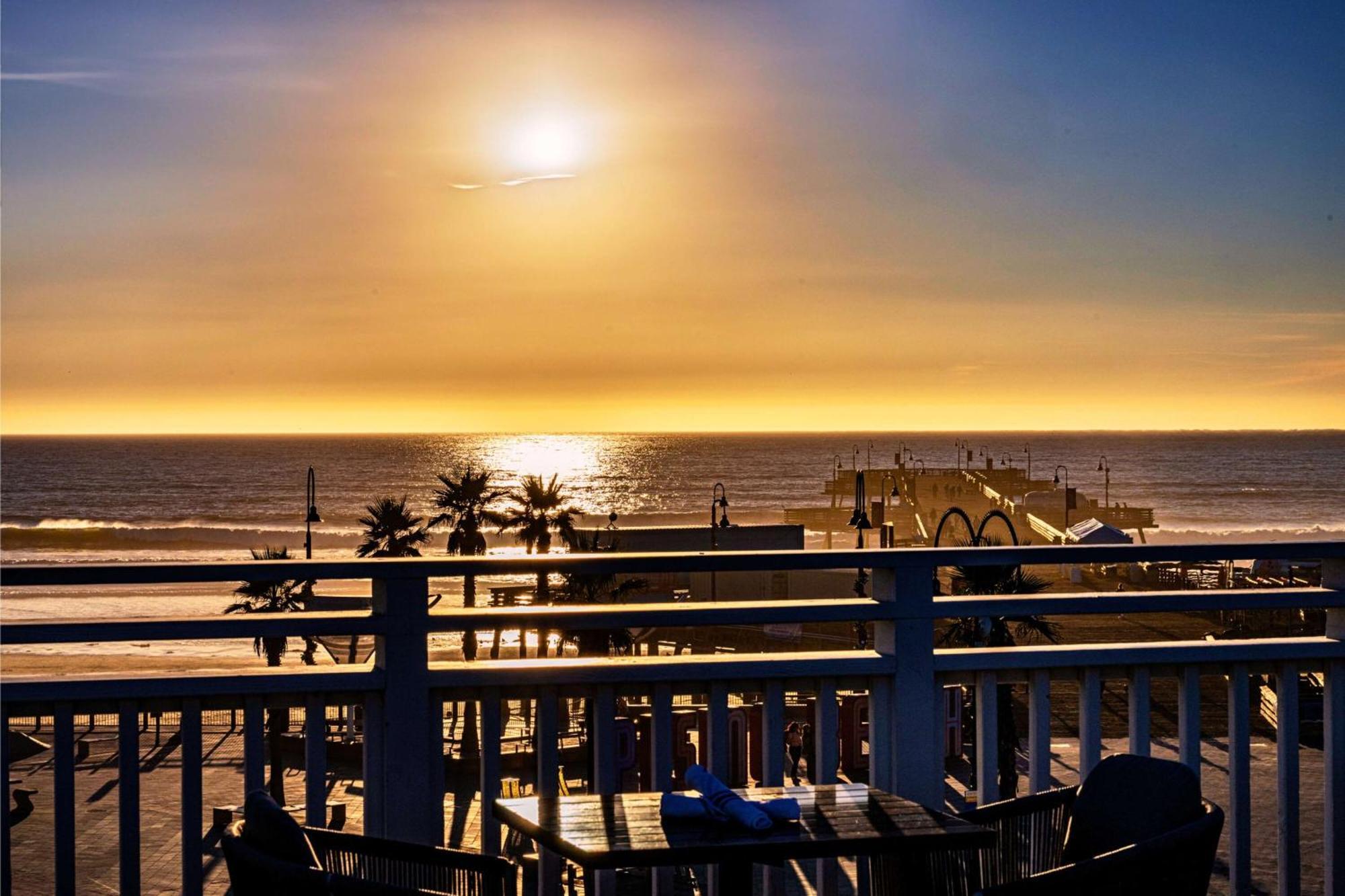 Hotel At The Pier Pismo Beach, Curio Collection By Hilton 4*
