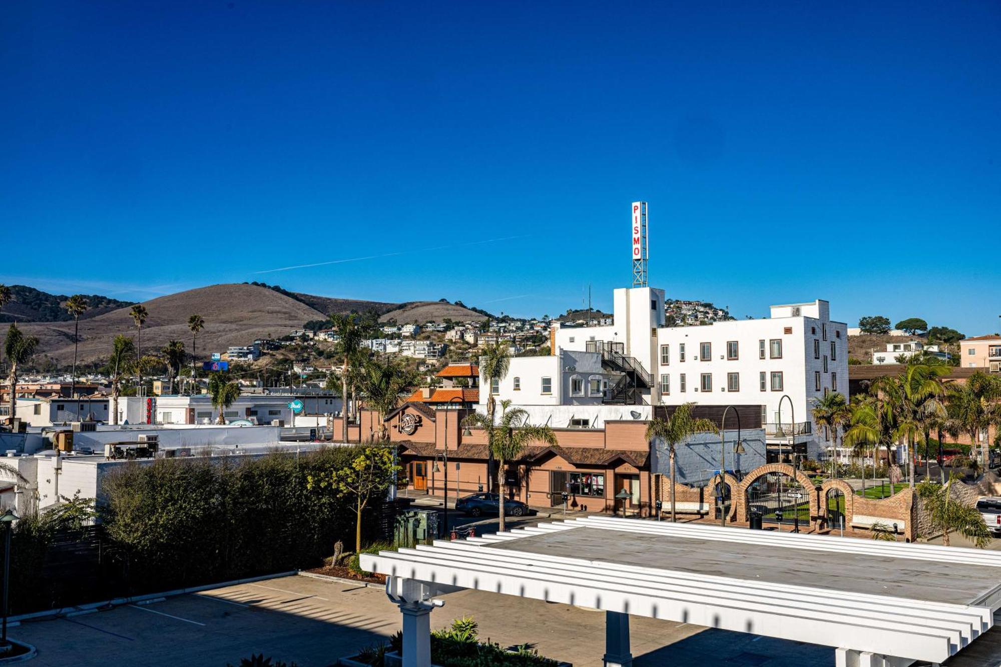 At The Pier Pismo Beach, Curio Collection By Hilton 4*