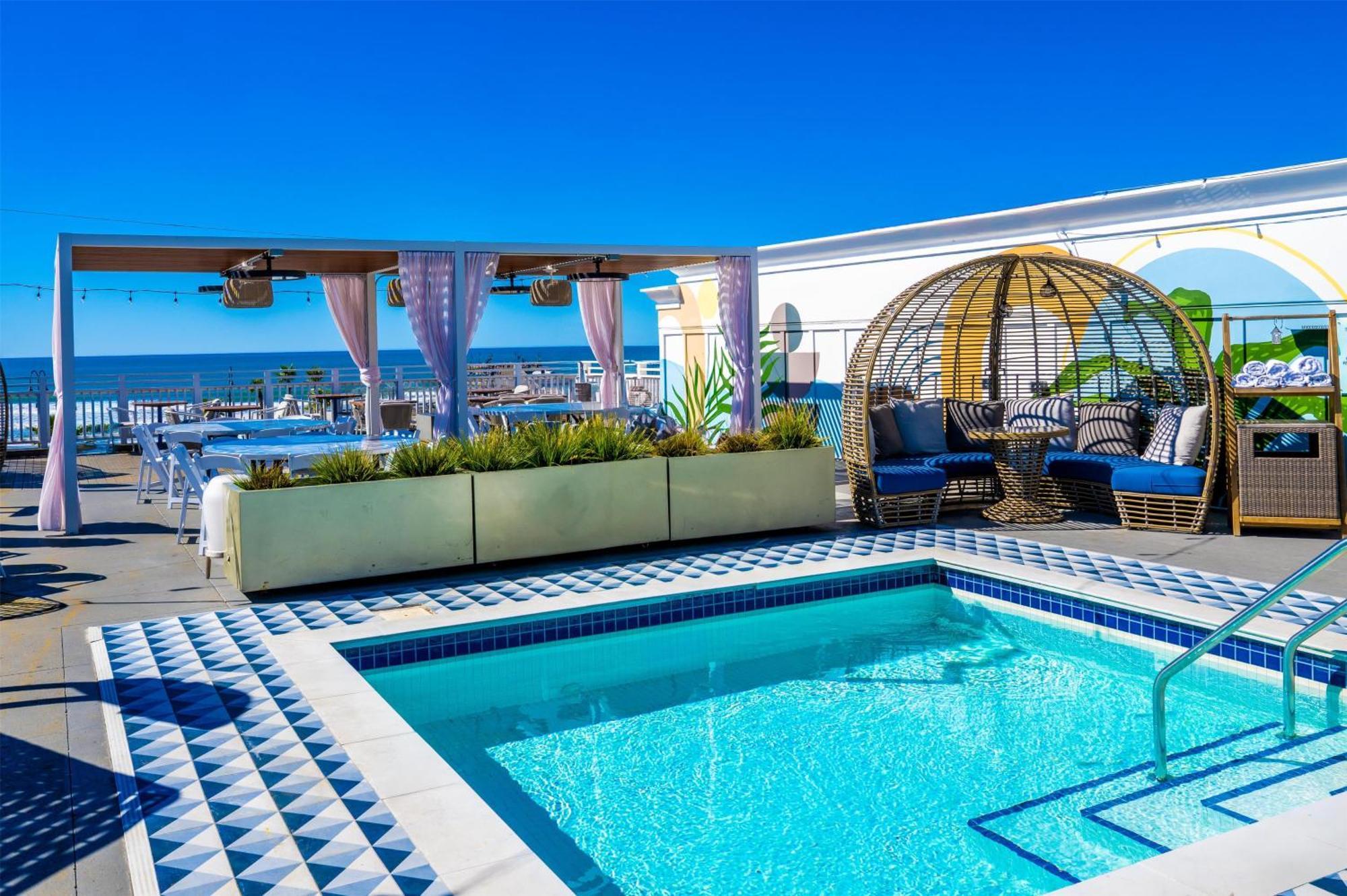 Hotel At The Pier Pismo Beach, Curio Collection By Hilton