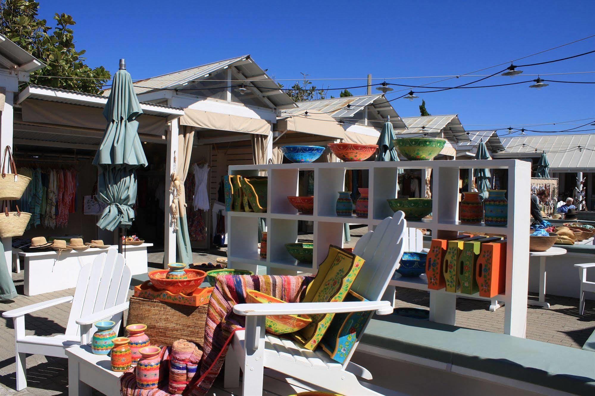 Hotel By The Sea 3*
