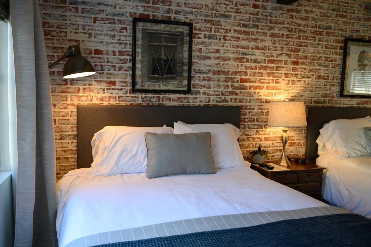 Hotel Shell